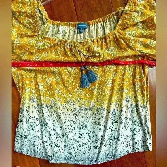 Democracy tassel blouse - Picture 7 of 7